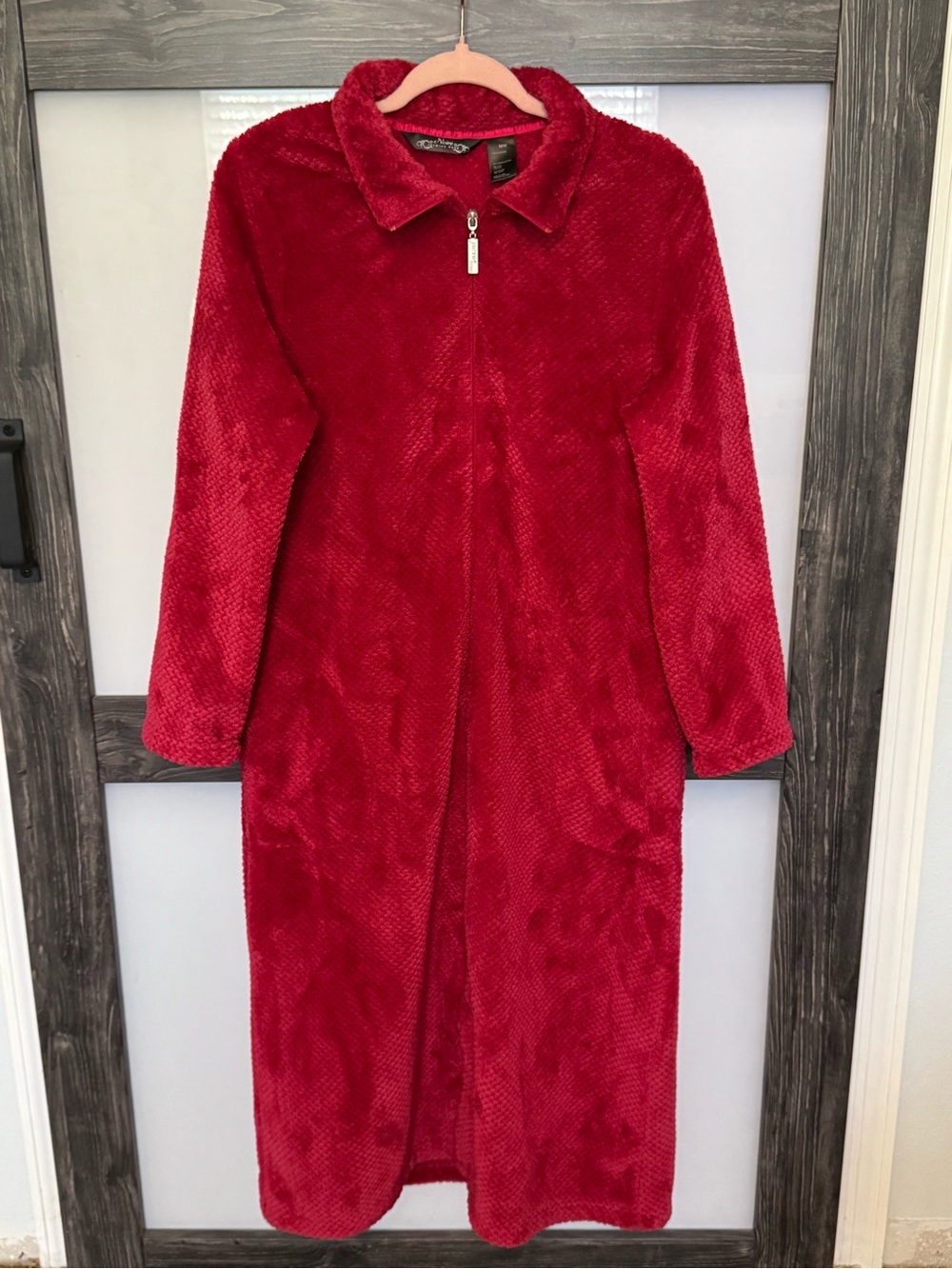 Soft and Comfortable! Noire Jasmine Red Rose Plush Full-Length Zip Robe - Sz M